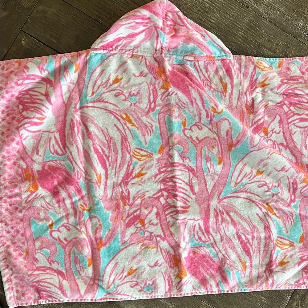 Pottery Barn Kids Pink Lilly Pulitzer Logo Hooded Towel Label - Picture 1 of 5